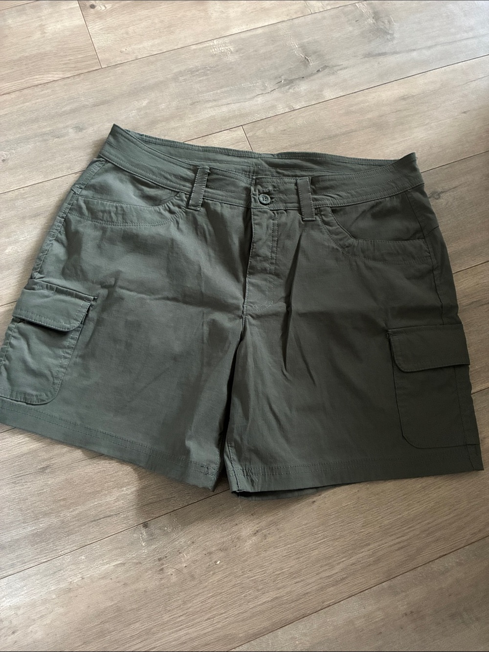 Eddie Bauer Olive Green Women's Cargo Shorts